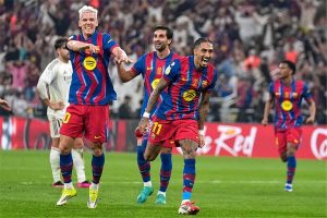 رئيس راسينج سانتاندير يتحدى برشلونة قبل مواجهة كأس الملك المرتقبة