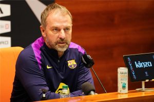 هانز فليك يتحدث عن تأهل برشلونة في كأس الملك وإمكانية مواجهة راسينج بالليجا الموسم القادم